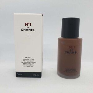 Chanel No.1 de CHANEL Red Camelia Revitalizing Foundation BR172